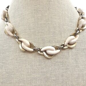 Vintage 50s 60s White Faux Stone Scrolled Link Choker Necklace Gold Tone Jewelry